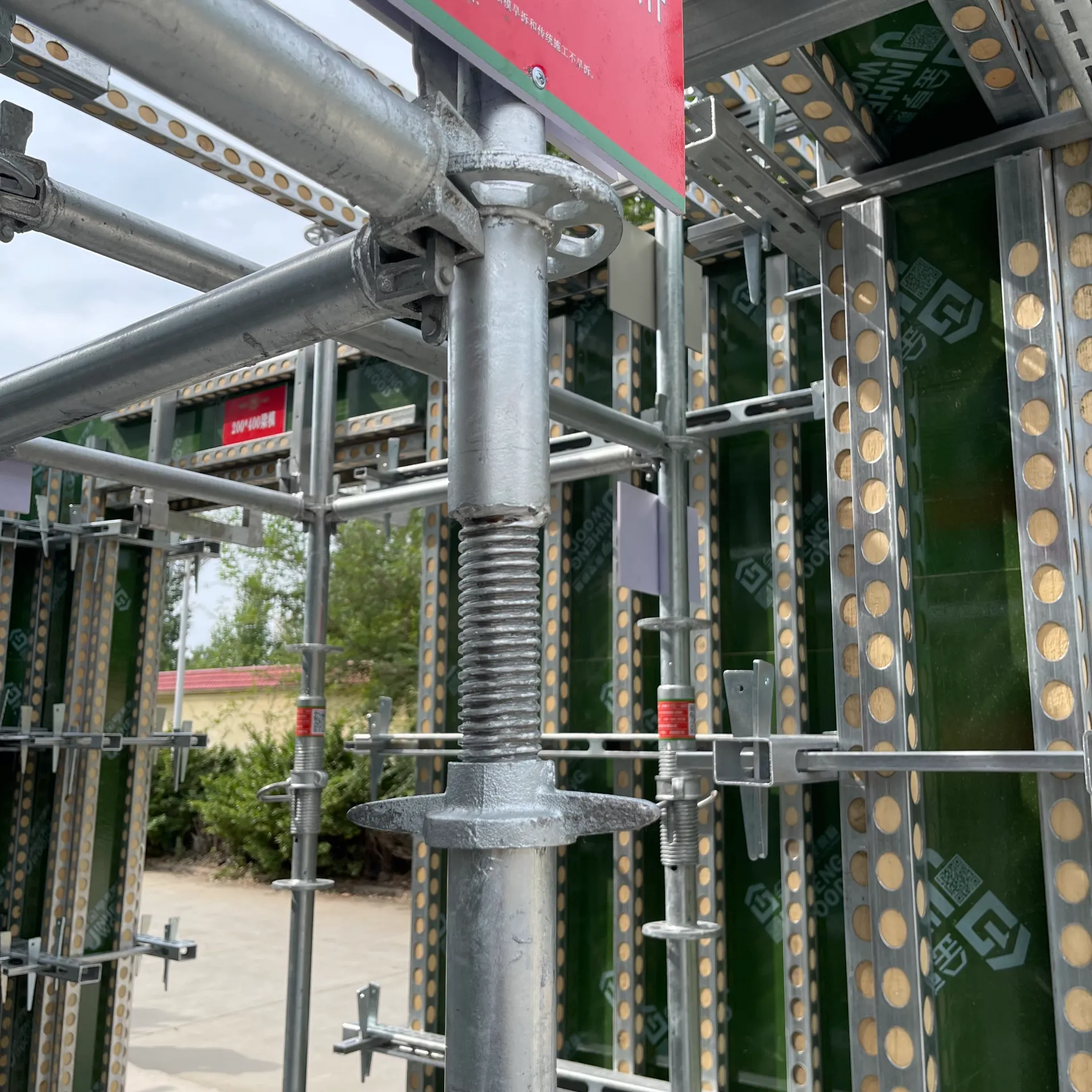 hanging scaffolding